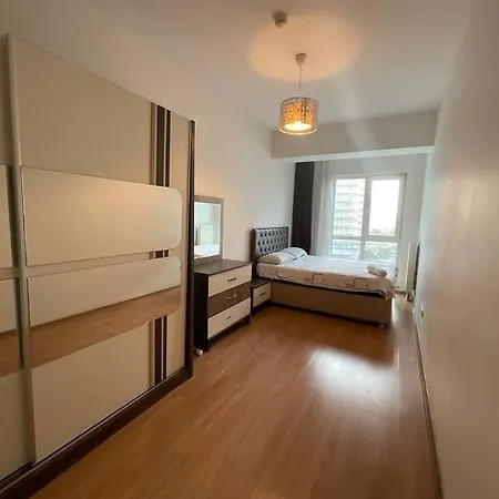 شقة عصرية تطل على الحديقة Modern With Garden View 66 Apartment *